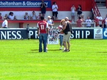 receiving his leaving card